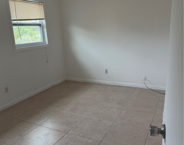 2496 42nd Street Sw - Photo Thumbnail 12
