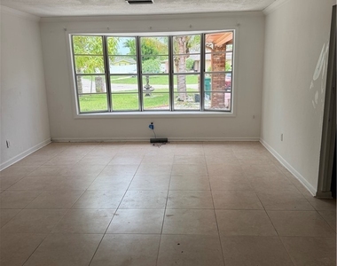 2496 42nd Street Sw - Photo Thumbnail 2