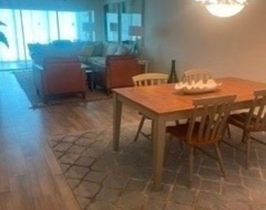 1050 9th Street S - Photo Thumbnail 3