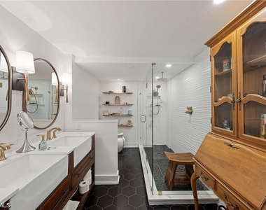 555 Park Shore Drive - Photo Thumbnail 19
