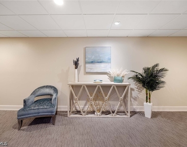 555 Park Shore Drive - Photo Thumbnail 4