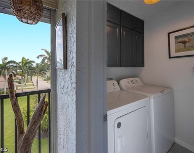 555 Park Shore Drive - Photo Thumbnail 25