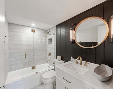 555 Park Shore Drive - Photo Thumbnail 21