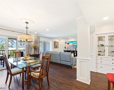 555 Park Shore Drive - Photo Thumbnail 10