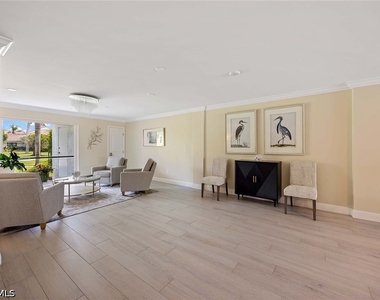 555 Park Shore Drive - Photo Thumbnail 2