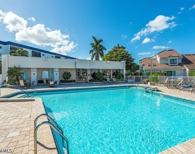 555 Park Shore Drive - Photo Thumbnail 31