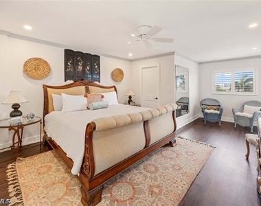 555 Park Shore Drive - Photo Thumbnail 16