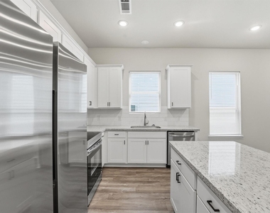 10176 Barberry Street - Photo Thumbnail 11