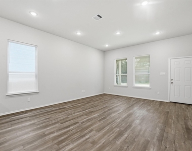 10176 Barberry Street - Photo Thumbnail 5