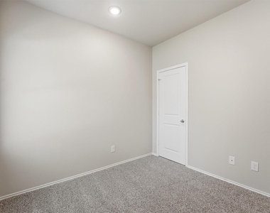 10176 Barberry Street - Photo Thumbnail 24