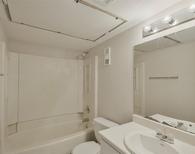 12905 Woodforest Boulevard - Photo Thumbnail 12