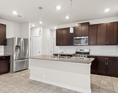 5547 Madden Lane - Photo Thumbnail 1