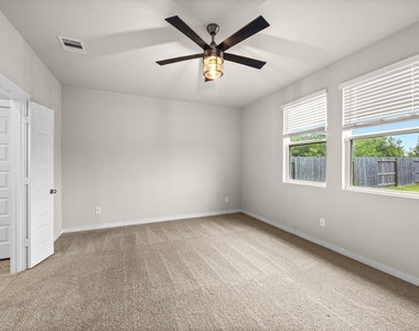 5547 Madden Lane - Photo Thumbnail 7