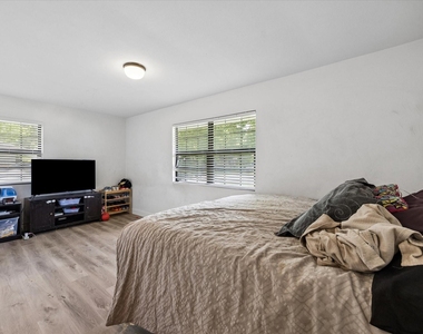 8510 Western Drive - Photo Thumbnail 4