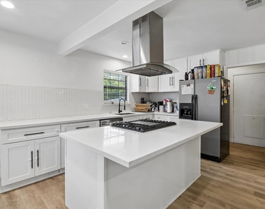8510 Western Drive - Photo Thumbnail 8