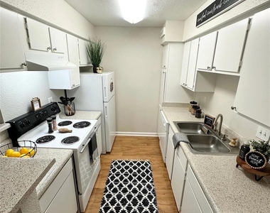 10601 Sabo Road - Photo Thumbnail 13