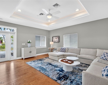 740 5th Avenue N - Photo Thumbnail 2