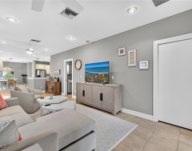 740 5th Avenue N - Photo Thumbnail 12