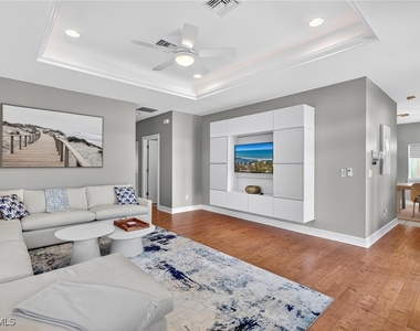 740 5th Avenue N - Photo Thumbnail 4