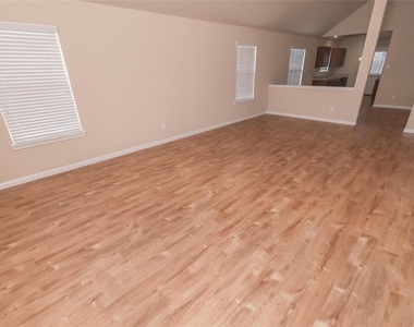2443 Gibbs Bend Court - Photo Thumbnail 5