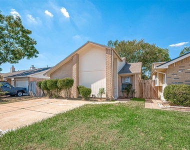 7111 Village Lake Drive - Photo Thumbnail 1