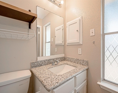 7111 Village Lake Drive - Photo Thumbnail 9
