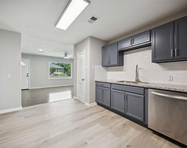 5206 Willow Glen Drive - Photo Thumbnail 6