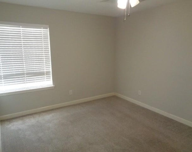 1227 Strawberry Park Lane - Photo Thumbnail 11