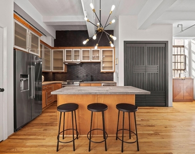 705 Main Street - Photo Thumbnail 4