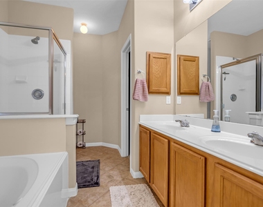 2919 Whitman Drive - Photo Thumbnail 4
