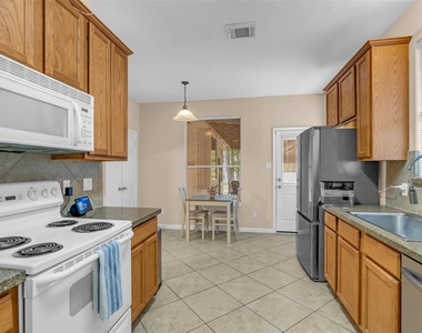 2919 Whitman Drive - Photo Thumbnail 2