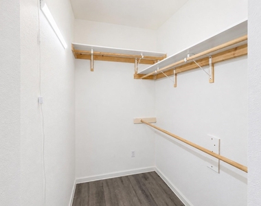 2529 Rio Grande Street - Photo Thumbnail 9