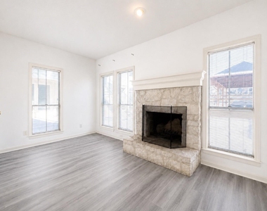2529 Rio Grande Street - Photo Thumbnail 8