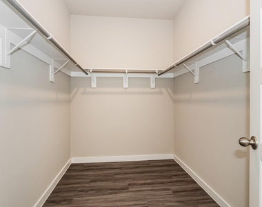 305 N Centro Circle - Photo Thumbnail 11