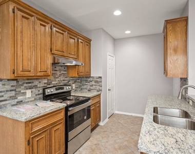 16546 Pentonshire Lane - Photo Thumbnail 9