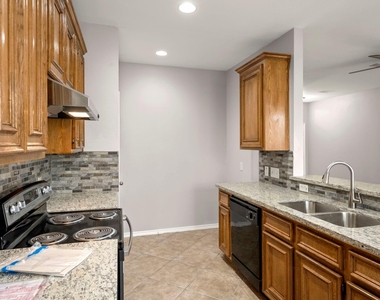 16546 Pentonshire Lane - Photo Thumbnail 10