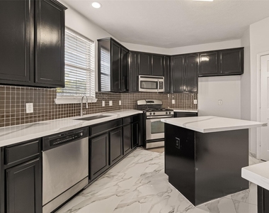 71 N Forrest Avenue - Photo Thumbnail 16
