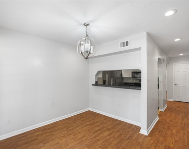 12633 Memorial Drive - Photo Thumbnail 2