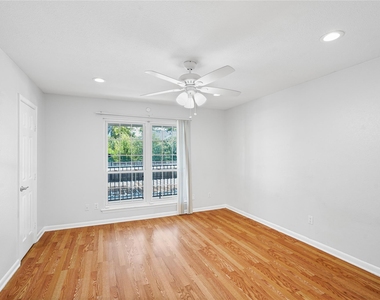 12633 Memorial Drive - Photo Thumbnail 15