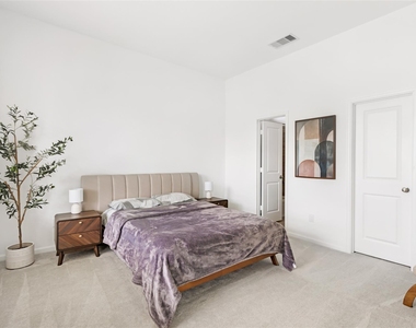 9423 Pelican Cliff Court - Photo Thumbnail 19
