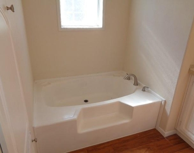 10131 Berrybriar Lane - Photo Thumbnail 5