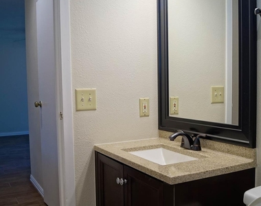 11 Canyon Oak Place - Photo Thumbnail 22