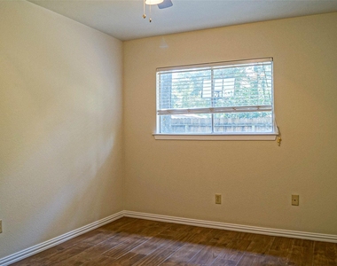 11 Canyon Oak Place - Photo Thumbnail 17