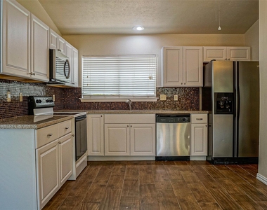 11 Canyon Oak Place - Photo Thumbnail 5