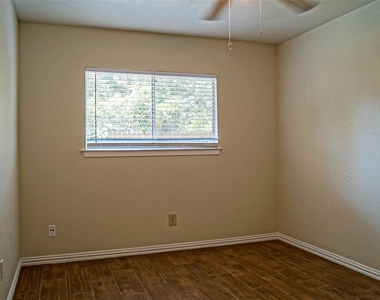 11 Canyon Oak Place - Photo Thumbnail 16