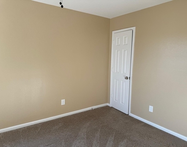 17134 Wilthorne Gardens Court - Photo Thumbnail 16