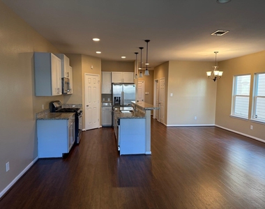 17134 Wilthorne Gardens Court - Photo Thumbnail 4