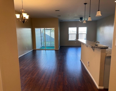 17134 Wilthorne Gardens Court - Photo Thumbnail 3