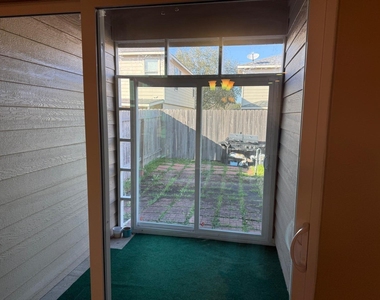 17134 Wilthorne Gardens Court - Photo Thumbnail 10