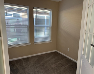 17134 Wilthorne Gardens Court - Photo Thumbnail 25